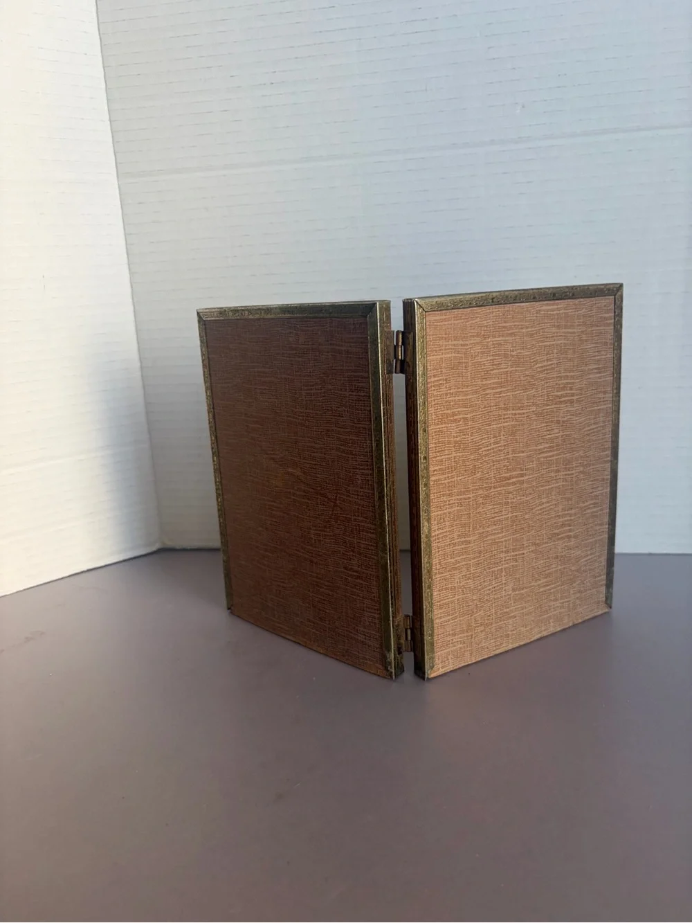 Classic Gold Double Hinged Picture Frame - Elegant Gold Finish